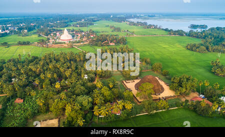 Sandagiri Stupa und Raja Maha Vihara alte buddhistische Tempel in Hambantota, südlichen Provinz von Sri Lanka. Stockfoto