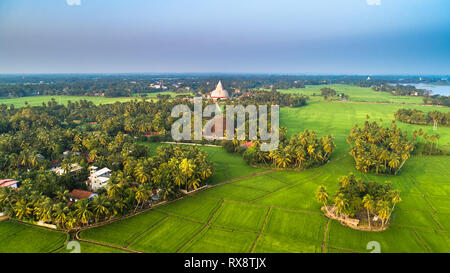 Sandagiri Stupa und Raja Maha Vihara alte buddhistische Tempel in Hambantota, südlichen Provinz von Sri Lanka. Stockfoto