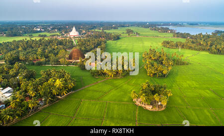 Sandagiri Stupa und Raja Maha Vihara alte buddhistische Tempel in Hambantota, südlichen Provinz von Sri Lanka. Stockfoto