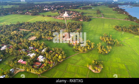 Sandagiri Stupa und Raja Maha Vihara alte buddhistische Tempel in Hambantota, südlichen Provinz von Sri Lanka. Stockfoto