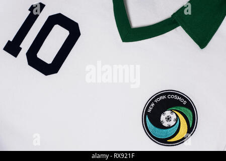 Nahaufnahme von Retro NEW YORK Cosmos Soccer Jersey Stockfoto