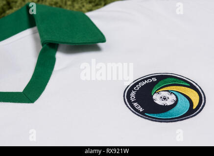 Nahaufnahme von Retro NEW YORK Cosmos Soccer Jersey Stockfoto