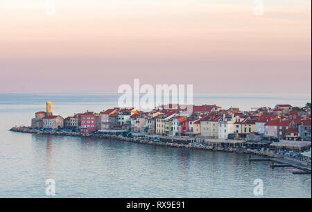 Stadt Piran am frühen Morgen, Slowenien Stockfoto