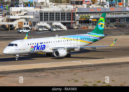 Eilat, Israel - 24. Februar 2019: Arkia Embraer ERJ-195 AR am alten Eilat International Airport. Stockfoto