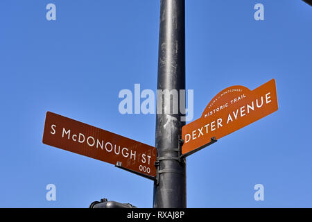 Street Schild, die Route der Selma nach Montgomery Historic Trail am S McDonough St, eine zivile Rechte Sehenswürdigkeit in Montgomery, Alabama, USA. Stockfoto