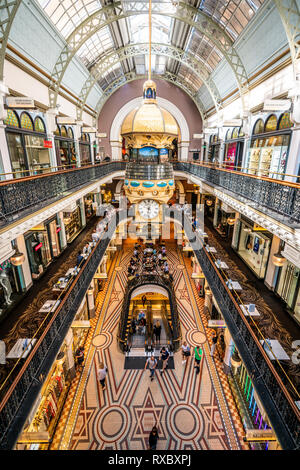 23. Dezember 2018, Sydney NSW Australien: Innenansicht der Queen Victoria Building oder qvb Shopping Arcade in Sydney NSW Australien Stockfoto