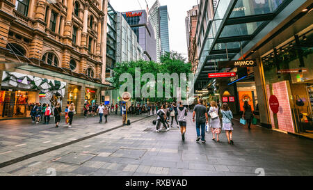 6. Januar 2019, Sydney NSW Australien: Streetview von Pitt Fußgängerzone voll von Menschen, die in Sydney, Australien Stockfoto