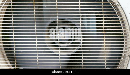 Die riesige Abluftventilator, der sich in einem Gebäude. Das gibt gute Luft in das Gebäude Stockfoto