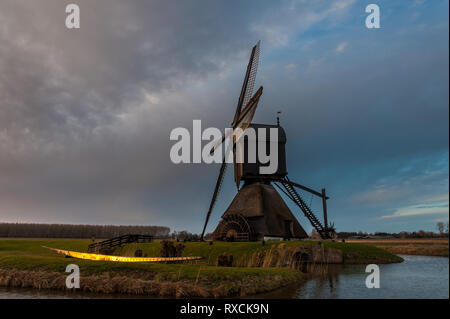 Zandwijkse Molen bei Sonnenuntergang Stockfoto