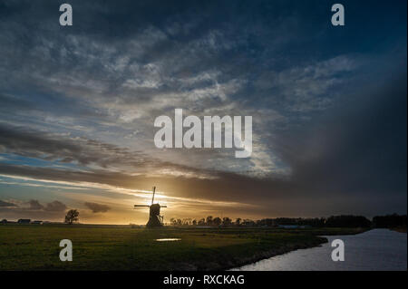 Zandwijkse Molen bei Sonnenuntergang Stockfoto