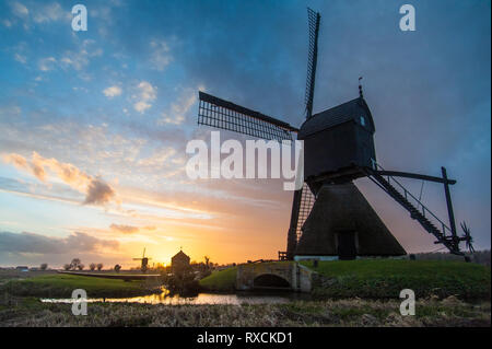 Zandwijkse Molen bei Sonnenuntergang Stockfoto