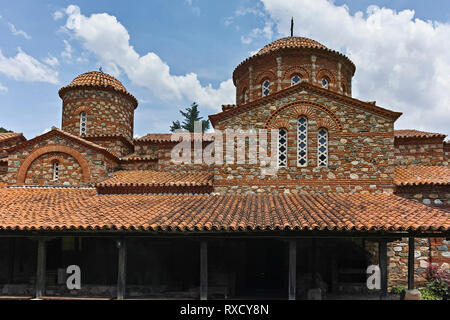 Mittelalterliche Gebäude an Vodoca Kloster Saint Leontius in der Nähe der Stadt Strumica, Republik Nördlich Mazedonien Stockfoto