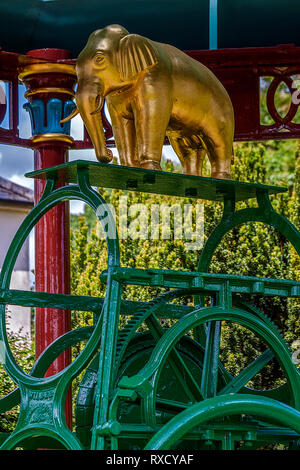 Maharajahs Gut gewundenen Gang und Elefanten, Stoke Row, Oxfordshire, UK Stockfoto