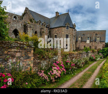 Die Abbaye de Beauport (Naval Abtei), einem verlassenen Kloster in Ruinen in der nördlichen Küste der Bretagne (Bretagne) Stockfoto