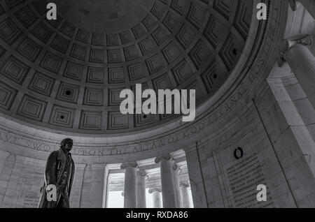 WASHINGTON DC - 9. AUGUST: Statue von Präsident Thomas Jeferson in seinem Denkmal, 9. August 2017 in Washington DC Stockfoto