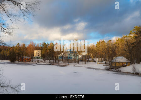 Estnische Winterlandschaft. Helijarve Resort. Stockfoto