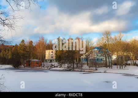 Estnische Winterlandschaft. Helijarve Resort. Stockfoto