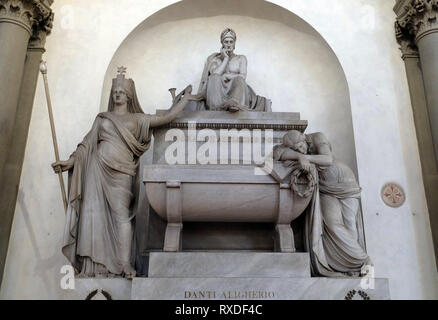 Marmor Kenotaph für Italienische mittelalterlichen Dichter Dante Alighieri von italienischen klassizistischen Bildhauer Stefano Ricci, der Basilika von Santa Croce in Florenz konzipiert Stockfoto