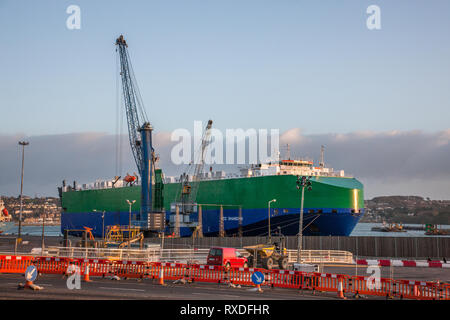 Ringaskiddy, Cork, Irland. 09. März, 2019. Fahrzeug carrier RCC Shanghai an ihrem Bett, wo sie mit einer Ladung von neuen Autos am tiefen Wasser Terminal in Ringaskiddy, Co Cork, Irland angekommen. Stockfoto