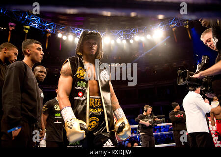 London, Großbritannien 8. März 2019 Boxing kehrt in der Royal Albert Hall kensington Gore, London Anthony Yarde Niederlagen Travis Reeves in der wbo Intercontinental Halbschwergewicht Wettbewerb an der Royal Albert Hall Anthony Yarde v Travis Reeves Credit: Dean Fardell/Alamy leben Nachrichten Stockfoto