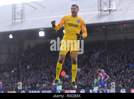 London, Großbritannien. 9 Mär, 2019. Mathew Ryan von Brighton feiert nach einem Ziel von seinem Team während der 2018/19 Premier League Spiel zwischen Crystal Palace FC und Brighton & Hove Albion an Selhurst Park gezählt. Nur die redaktionelle Nutzung, eine Lizenz für die gewerbliche Nutzung erforderlich. Keine Verwendung in Wetten, Spiele oder einer einzelnen Verein/Liga/player Veröffentlichung. Credit: Cosmin Iftode/Alamy leben Nachrichten Stockfoto