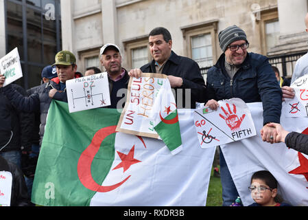 Trafalgar Square, London, UK. 9 Mär, 2019. Algerier in London protestiert gegen die algerische Regierung und den Mangel an Demokratie. Quelle: Matthew Chattle/Alamy leben Nachrichten Stockfoto