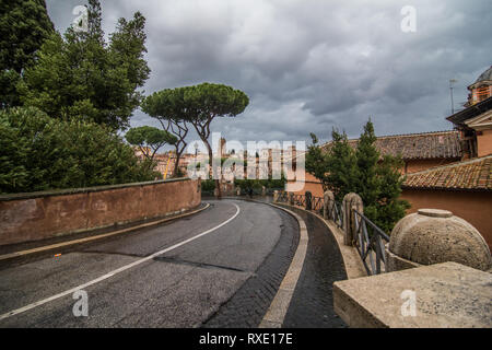 Rom, Italien - November, 2018: Blick von Il Campidoglio, einem der sieben Hügel Roms, von den cordonata der Palazzo Senatorenpalast, wo tatsächlich der Abschlepp-Trennvorrichtung Stockfoto