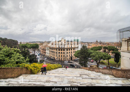 Rom, Italien - November, 2018: Blick von Il Campidoglio, einem der sieben Hügel Roms, von den cordonata der Palazzo Senatorenpalast, wo tatsächlich der Abschlepp-Trennvorrichtung Stockfoto