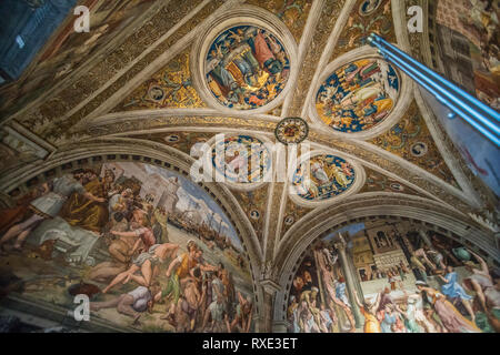 Vatikan, Vatikanstadt - November, 2018: Die Decke der Sixtinischen Kapelle im Vatikan Museum, Vatikanstadt Stockfoto