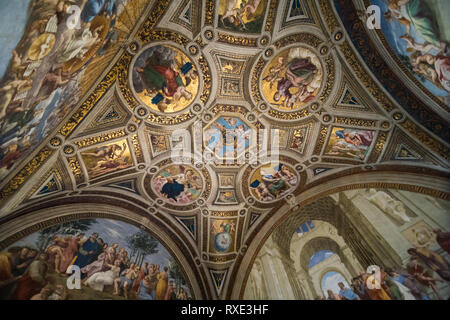 Vatikan, Vatikanstadt - November, 2018: Die Decke der Sixtinischen Kapelle im Vatikan Museum, Vatikanstadt Stockfoto