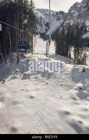 Engelberg, Schweiz - 3. März 2019: Seilbahn auf den Titlis in Engelberg in den Schweizer Alpen Stockfoto