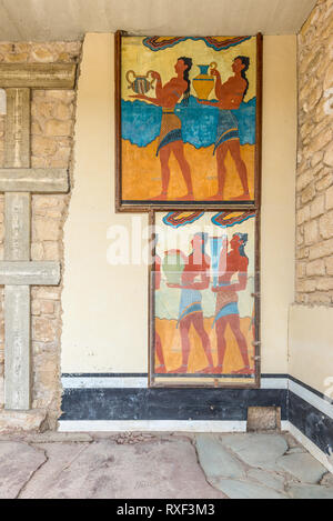 Knossos, Griechenland - 2 November, 2017: Fresko am südlichen Eingang des Palastes von Knossos. Es ist die größte Bronzezeit archäologische Stätte auf der Insel Kreta.. Stockfoto