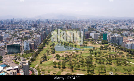 LIMA, PERU - Feb 24th 2019: Blick auf die San Isidro Golf Kurs in Lima, Peru Stockfoto