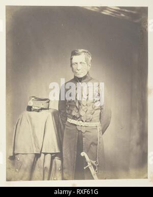 General Sir J. Burgoyne, Bart. G.C.B. Roger Fenton; Englisch, 1819-1869. Datum: 1855. Abmessungen: 20,1 x 16,4 cm (Bild/Papier); 58,9 × 42,5 cm (Mount). Gesalzene Papier drucken, Platte 38 aus dem Album "Fotos, die auf der Krim" (1856). Herkunft: England. Museum: Das Chicago Art Institute. Stockfoto