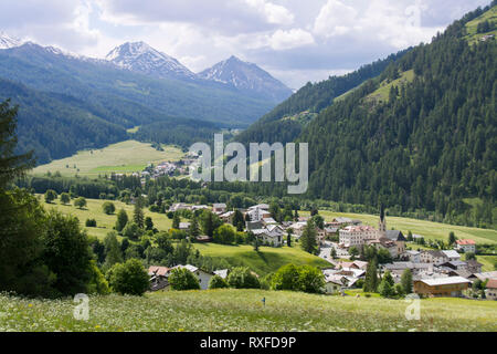 Santa Maria Val Müstair, einem Dorf im Val Müstair Gemeinde im Bezirk Inn des Schweizer Kantons Graubünden Stockfoto