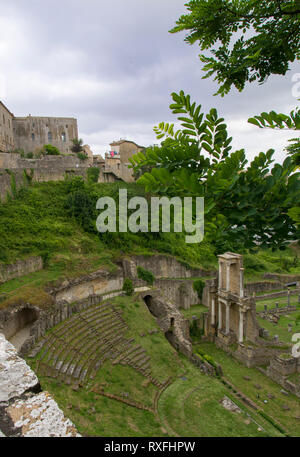 Römische Theater comples in Volterra, eine ummauerte Stadt südwestlich von Florenz, Italien Stockfoto