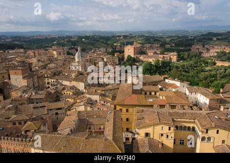 Blick auf Siena, vom Torre del Mangia Siena, Turm der Esser in Siena, Toskana, Italien Stockfoto