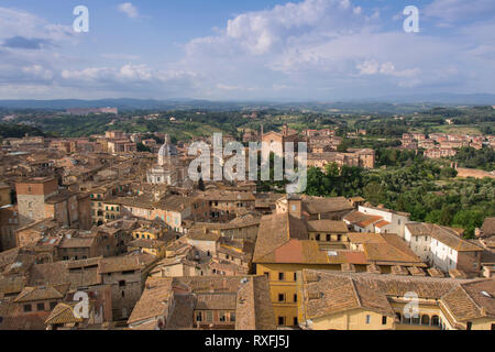 Blick auf Siena, vom Torre del Mangia Siena, Turm der Esser in Siena, Toskana, Italien Stockfoto