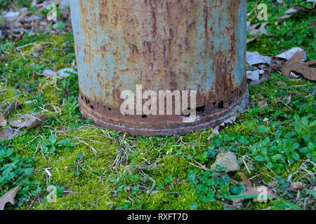 Alten grauen rosten Milch kann Stockfoto