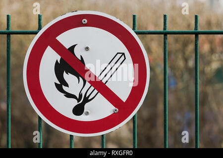 Verbots Schild an einem Strand an der Ostsee Stockfoto