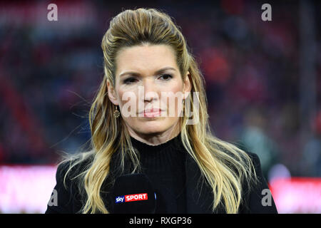 LIBBERTZ (Jessica KASTROP), Sky Presenter, single Bild, Single Cut Motiv, Porträt, Porträt, Porträt. 1. 1. Fussballbundesliga, 25. Spieltag, Spieltag 25, Bayern München M) - VFL Wolfsburg (WOB) 6-0. ALLIANZARENA, DFL-BESTIMMUNGEN VERBIETEN DIE VERWENDUNG DER FOTOGRAFIE ALS BILD-SEQUENZEN UND/ODER QUASI-Am 9. März 1919 in Muenchen. | Verwendung weltweit Stockfoto