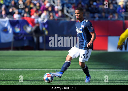 Foxborough Massachusetts, USA. 9 Mär, 2019. New England Revolution Mittelfeldspieler Brandon Bye (15) Auf die Tonhöhe während der MLS-Spiel zwischen Columbus Crew und der New England Revolution am Gillette Stadium in Foxborough Massachusetts statt. Columbus Niederlagen New England 2-0. Eric Canha/CSM/Alamy leben Nachrichten Stockfoto