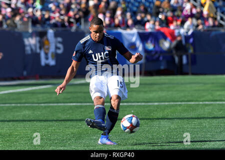 Foxborough Massachusetts, USA. 9 Mär, 2019. New England Revolution Mittelfeldspieler Brandon Bye (15) Auf die Tonhöhe während der MLS-Spiel zwischen Columbus Crew und der New England Revolution am Gillette Stadium in Foxborough Massachusetts statt. Columbus Niederlagen New England 2-0. Eric Canha/CSM/Alamy leben Nachrichten Stockfoto