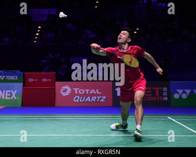 Birmingham, Großbritannien. 9 Mär, 2019. Yonex All England Open Badminton Championships, Tag 4; gemischte Match verdoppelt, ZHENG Siwei und Huang Yaqiong von China versus Praveen Jordanien und Melati Daeva OKTAVIANTI von Indonesien; ZHENG Siwei von China löscht den Shuttle Credit: Aktion plus Sport/Alamy leben Nachrichten Stockfoto