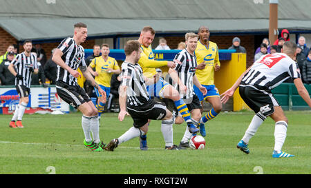 Cheshire, Großbritannien. 9. März 2019. Warrington Town Football Club ihre Leitung in der Evo-Stik Northern Premier League Premier Division verzichten, wenn Sie demütig Stafford Rangers FC an der Gewinner Rekrutierung Stadion (auch als Freischwinger Park bekannt) in Warrington, Cheshire, England, Großbritannien gehostet werden. Stafford gewann das Spiel durch zwei Ziele zu drei Credit: John Hopkins/Alamy leben Nachrichten Stockfoto