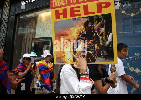 Sydney, Australien. 10. März 2019. Auf Tibet Aufstand Tag Demonstranten trafen an Martin Place und dann zum chinesischen Konsulat marschierten gegen die chinesische Herrschaft zu protestieren. Credit: Richard Milnes/Alamy leben Nachrichten Stockfoto