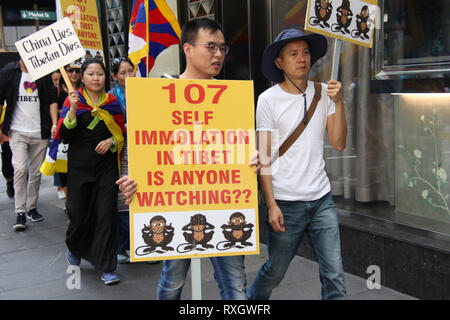 Sydney, Australien. 10. März 2019. Auf Tibet Aufstand Tag Demonstranten trafen an Martin Place und dann zum chinesischen Konsulat marschierten gegen die chinesische Herrschaft zu protestieren. Credit: Richard Milnes/Alamy leben Nachrichten Stockfoto