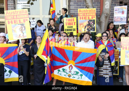 Sydney, Australien. 10. März 2019. Auf Tibet Aufstand Tag Demonstranten trafen an Martin Place und dann zum chinesischen Konsulat marschierten gegen die chinesische Herrschaft zu protestieren. Credit: Richard Milnes/Alamy leben Nachrichten Stockfoto