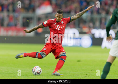 München, Deutschland. 09 Mär, 2019. Jerome Boateng (FCB) in den Schuss GES/Fußball/1. Bundesliga: Bayern München - VfL Wolfsburg, 09.03.2019 Fußball: 1.Liga: FC Bayern München gegen VfL Wolfsburg, München, 9. März, 2019 | Verwendung der weltweiten Kredit: dpa/Alamy leben Nachrichten Stockfoto