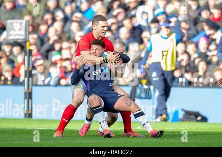 Edinburgh, Schottland. . 09 Mär, 2019. firo: 09.03.2019 Rugby, Guinness sechs Nationen Übereinstimmung zwischen Schottland und Wales bei BT Stadion Murrayfield, Edinburgh, Ali Preis (#9) von Wales ist hoch durch George North (#14) von Wales | Verwendung der weltweiten Kredit angegangen: dpa/Alamy leben Nachrichten Stockfoto